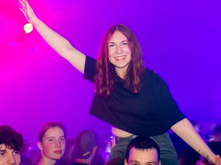 106,9 Radio Gong Dein Heimvorteil live aus… Radio Gong Würzburg 106,9 Radio Gong Dein Heimvorteil live aus… Radio Gong Würzburg