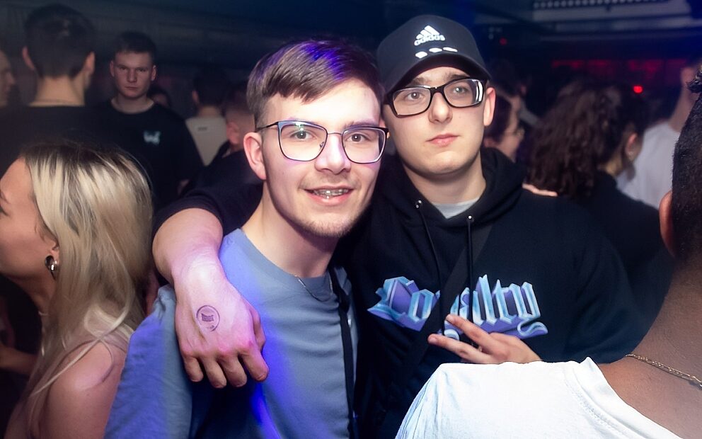 106,9 Radio Gong Dein Heimvorteil live aus… Radio Gong Würzburg