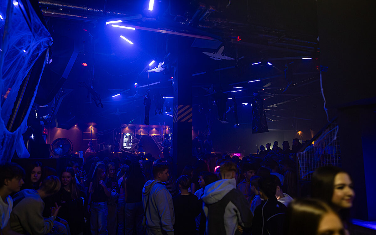 106,9 Radio Gong Dein Heimvorteil live aus… Radio Gong Würzburg