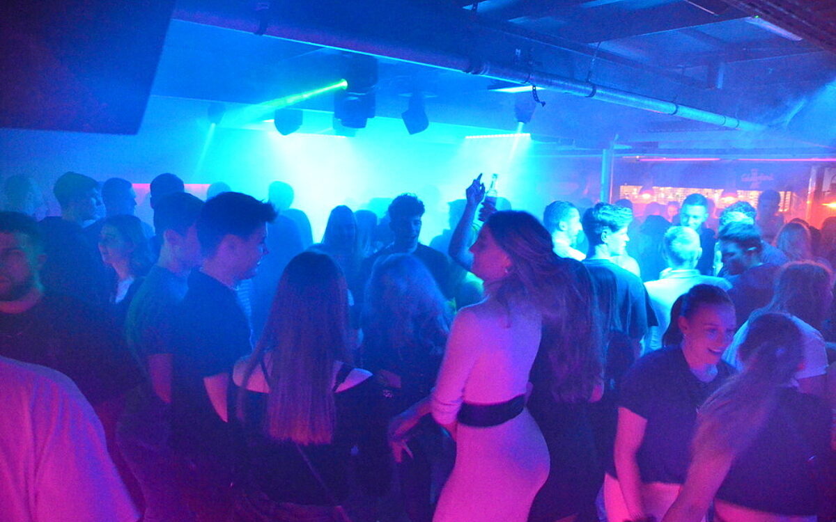 106,9 Radio Gong Dein Heimvorteil live aus… Radio Gong Würzburg