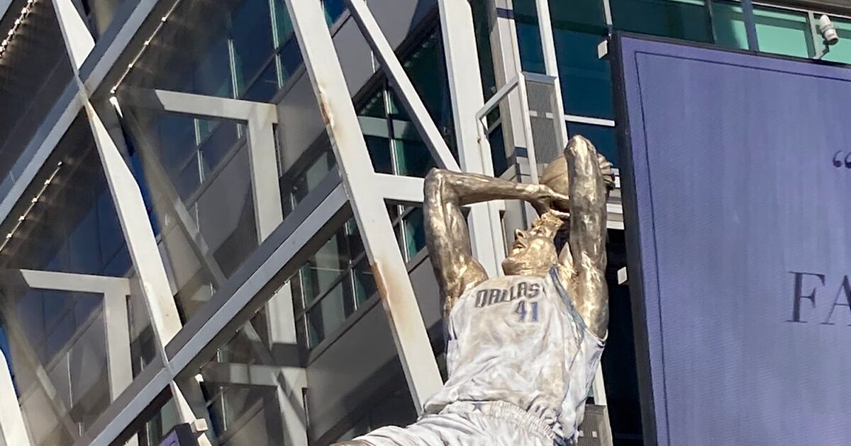 Würzburg/Dallas Statue zu Ehren Dirk Nowitzkis… Radio Gong Würzburg